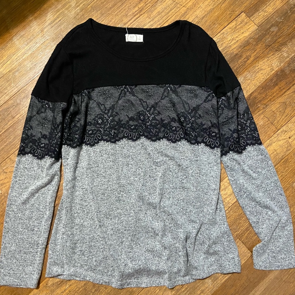 Lot of Maurice’s top size medium. 7 shirts, all like new.